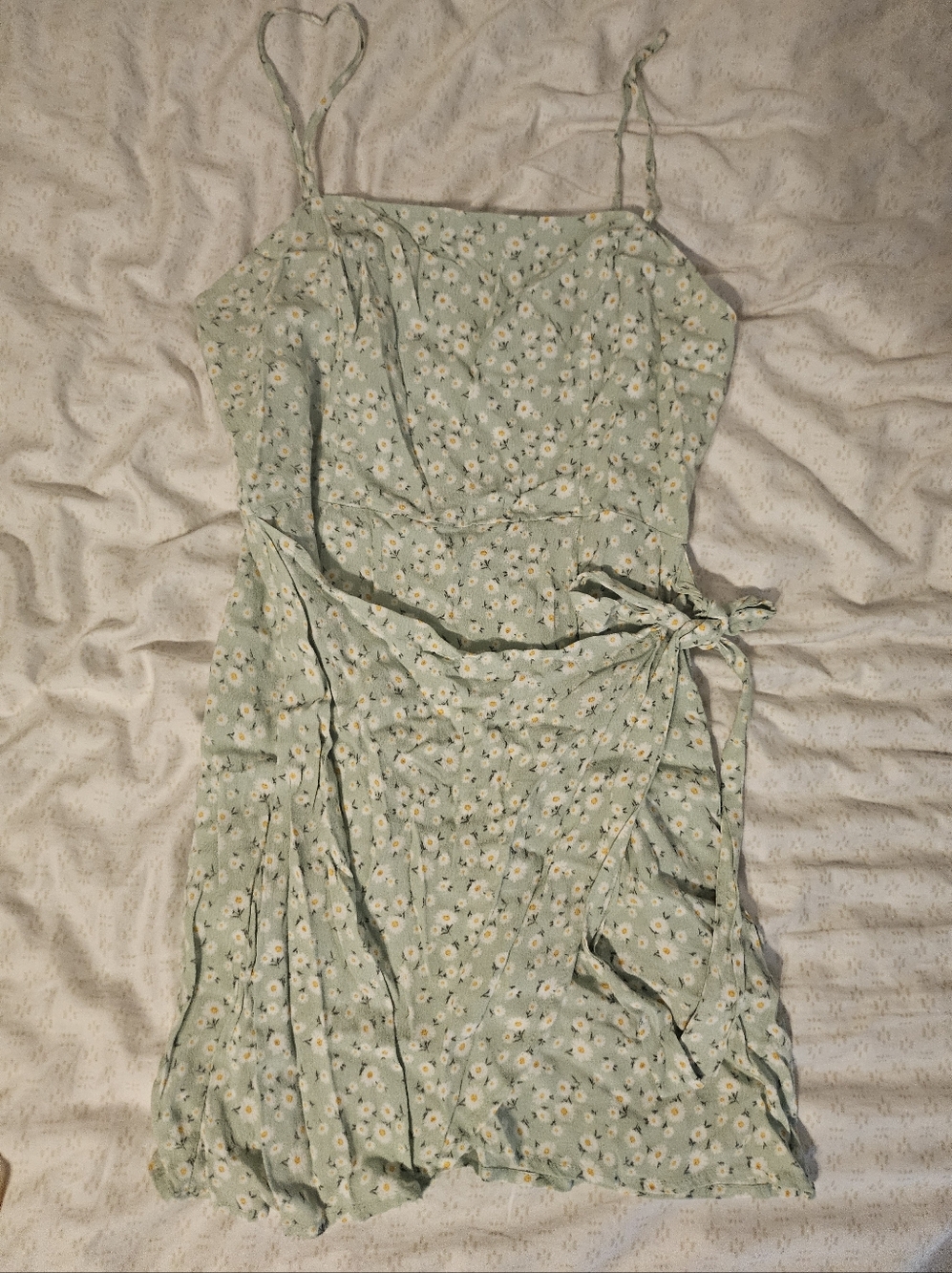Forever 21 Daisy Floral Mini Dress Green & White Size M